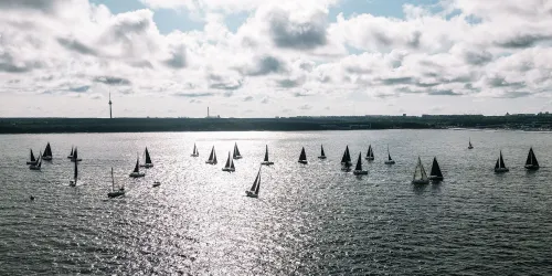 When Good Ratings Meet Real Scoring