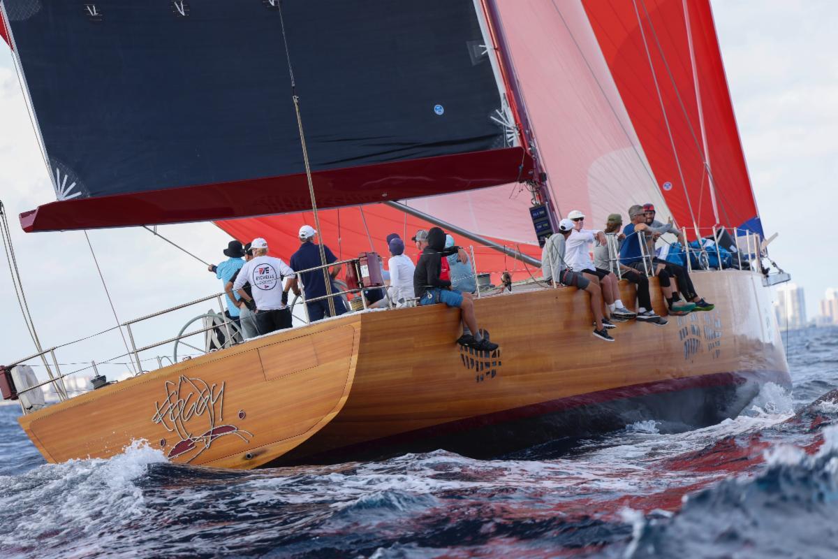 74-foot FOGGY, co-skippered by New York Yacht Club Commodore Jay Cross and Richard Cohen