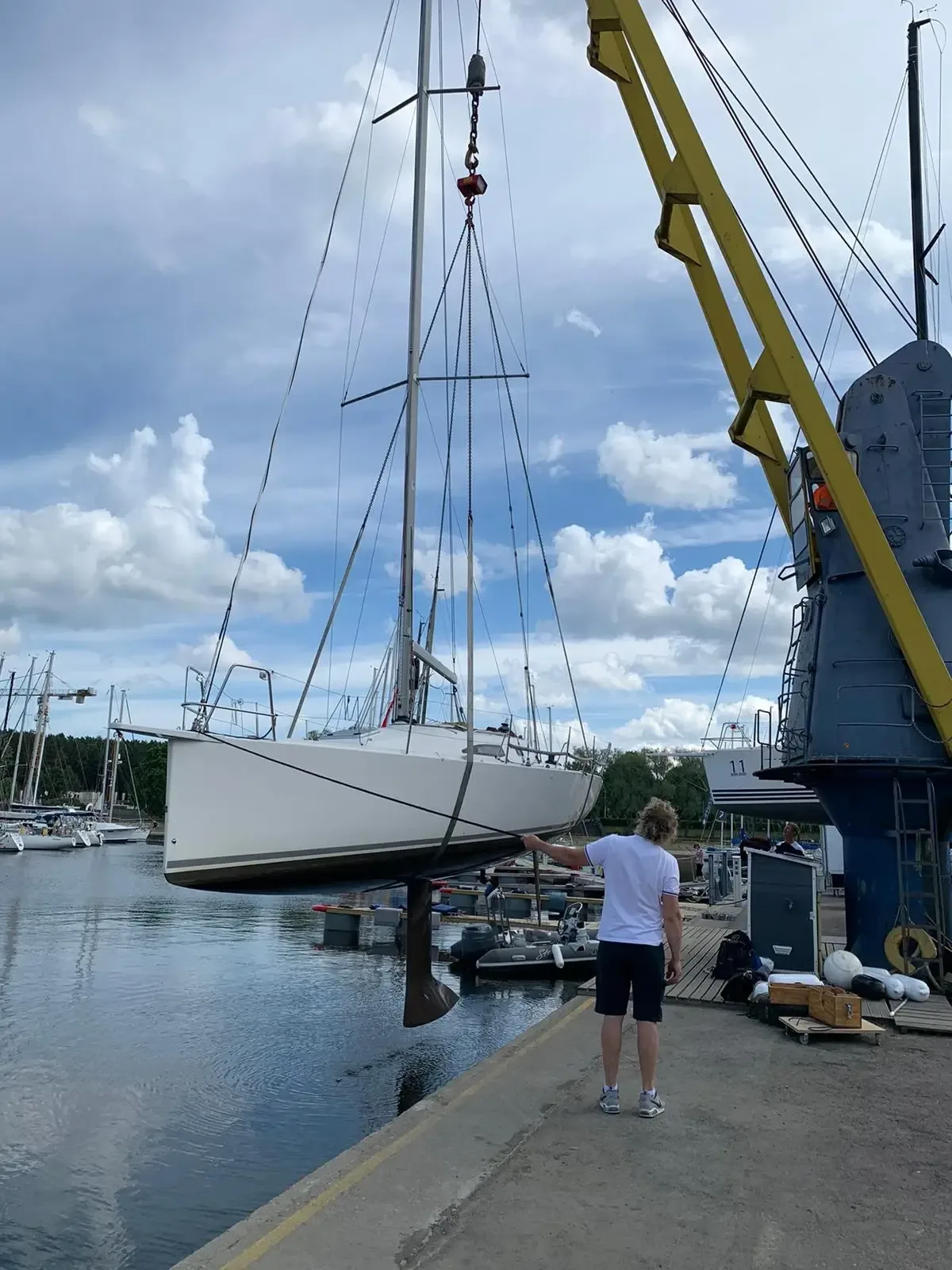 8a4526 c2693bfefbea430fb249bb3e28f5c1c0mv2