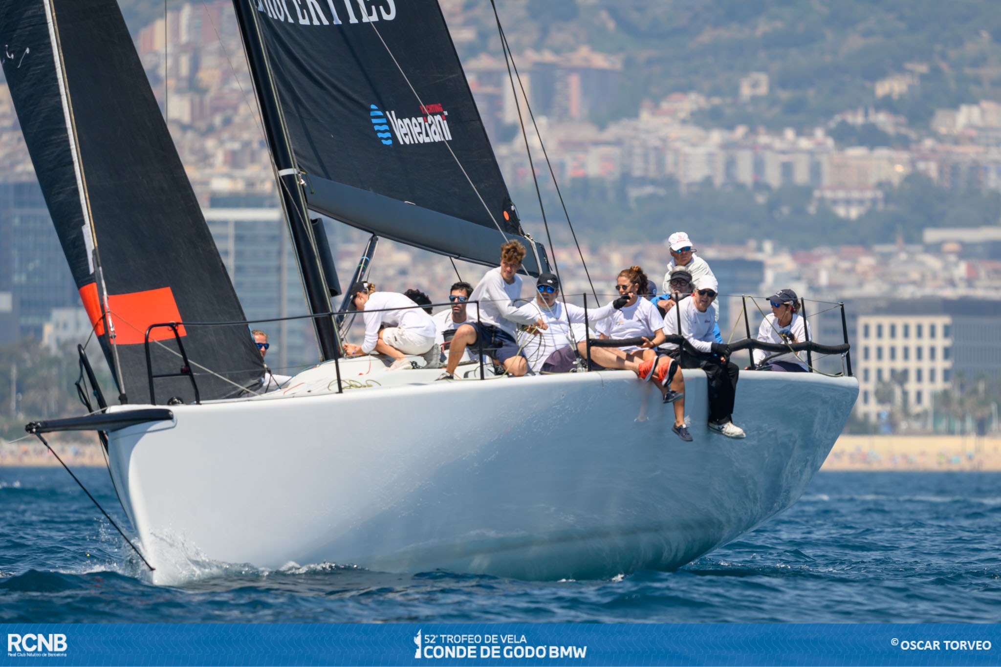 Aproperties Blue Carbon, skippered by Toni Guiu