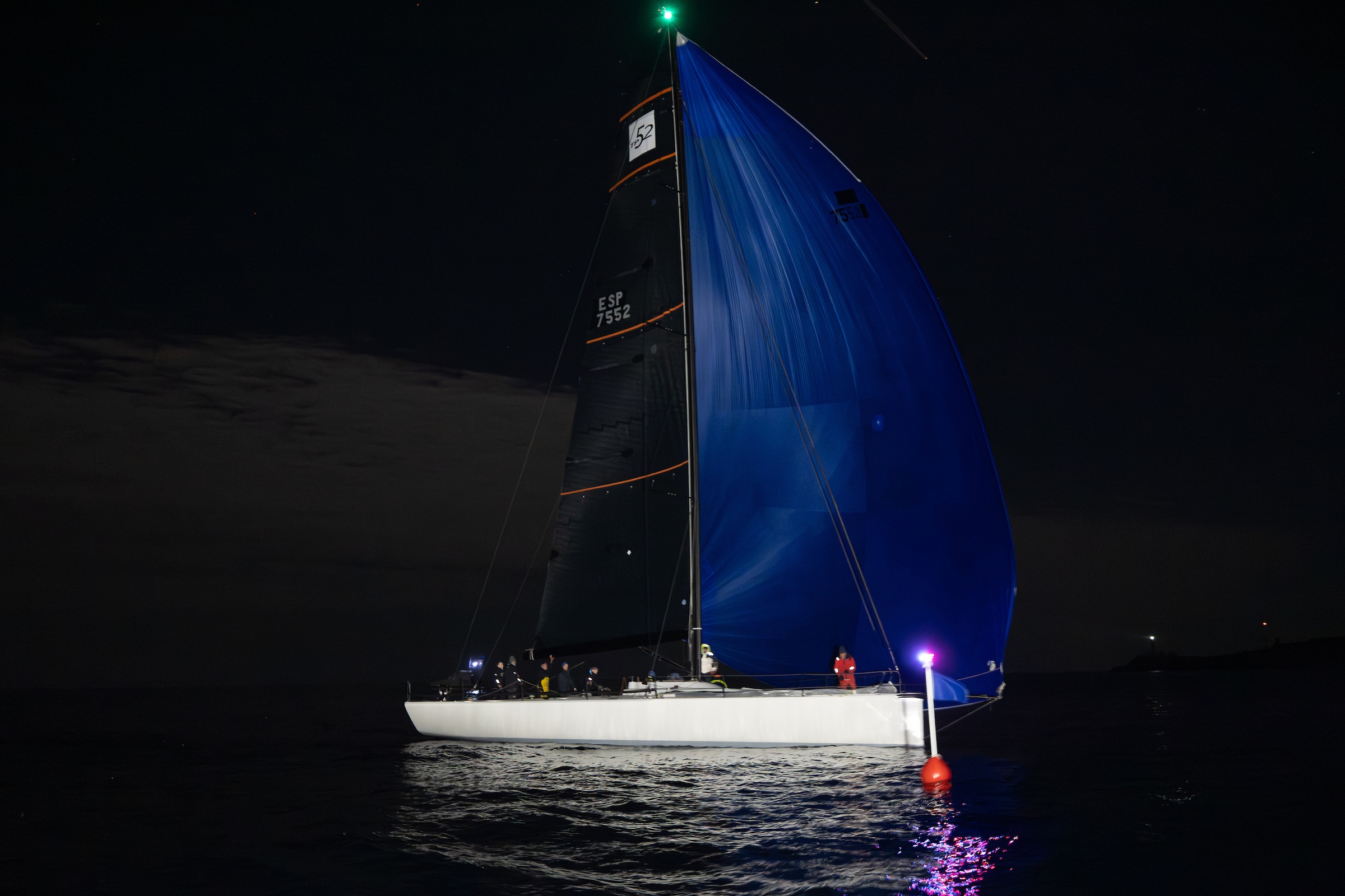 TP52 Aproperties Blue Carbon of Toni Guiu © María Muiña/Sandberg PalmaVela