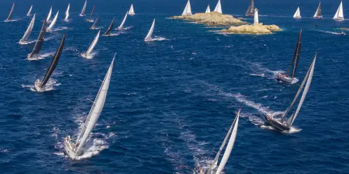 Mistral wind delivers another spectacular day at Rolex Swan Cup