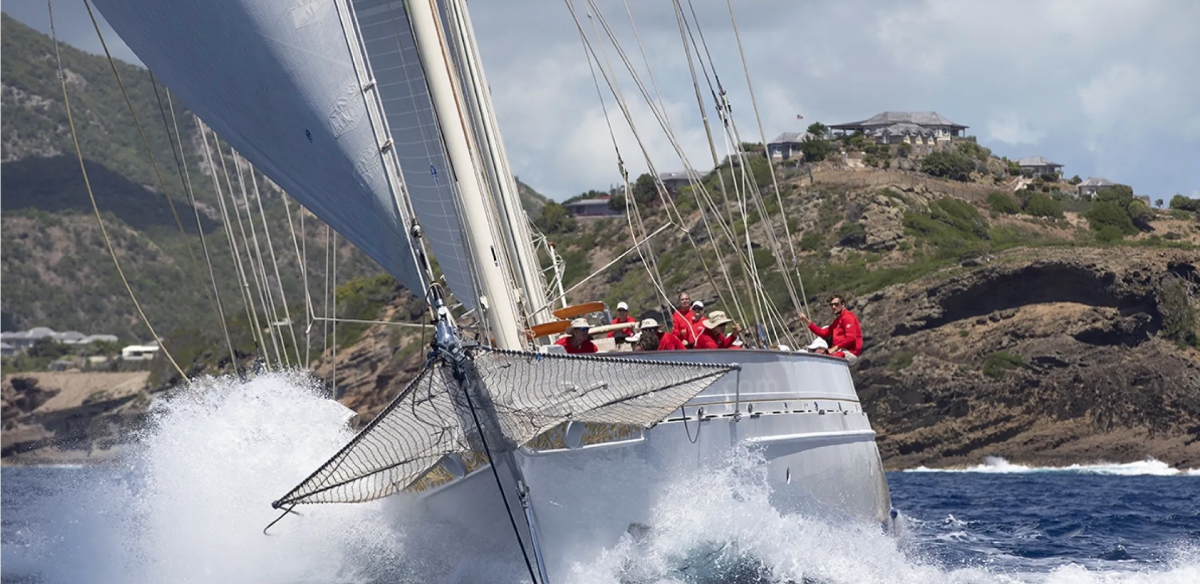 Adela, el goleta Dykstra de 182 pies (55.5 m) © Claire Matches