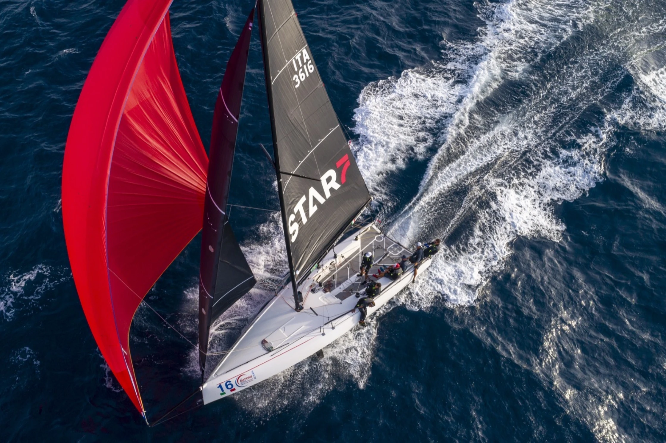 RACING BOAT